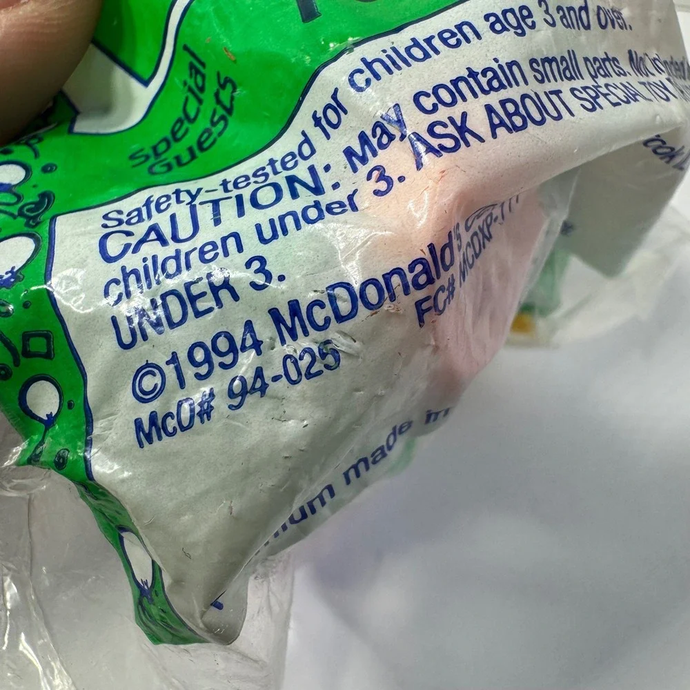 Vintage‎ 1994 McDonalds Happy Birthday Happy Meal Snoopy Peanuts Toy 94-025 NIP